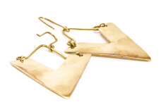 V Shaped Hammered Brass Plate Earrings